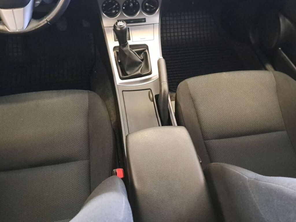 Mazda 3 2011 Musta