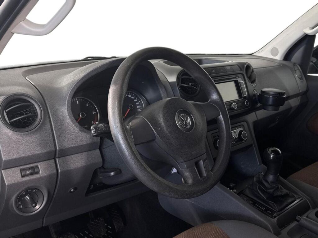 Volkswagen Amarok 2011 Musta