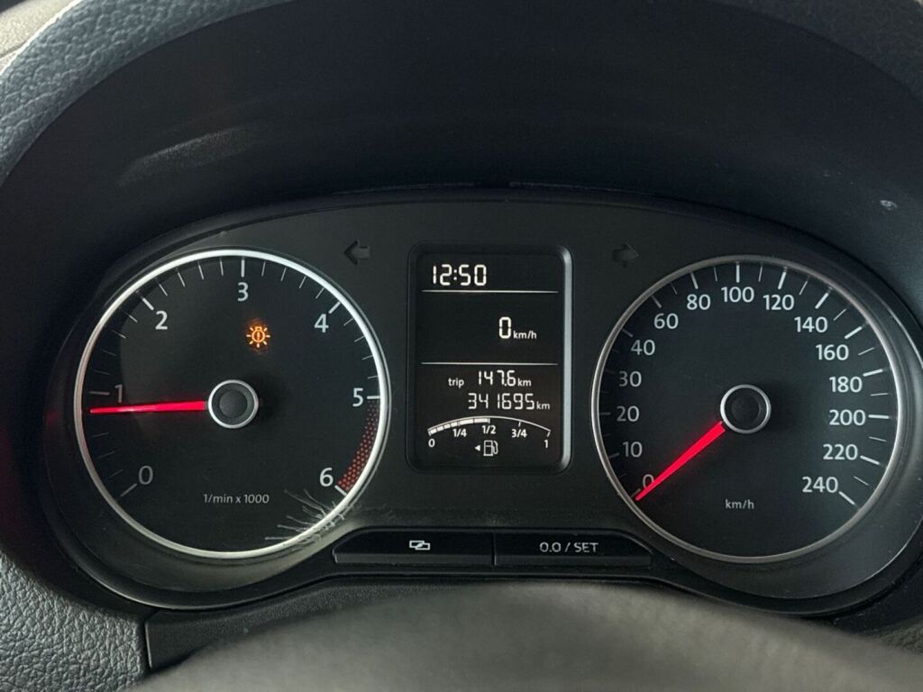 Volkswagen Amarok 2011 Musta