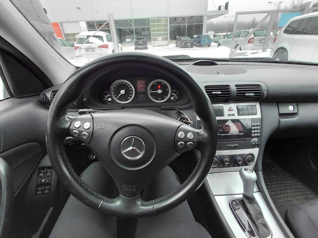 Mercedes-Benz C 2006 Harmaa