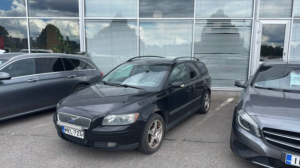 Volvo V50 2005 Musta