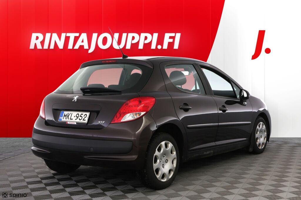 Peugeot 207 2011 Punainen
