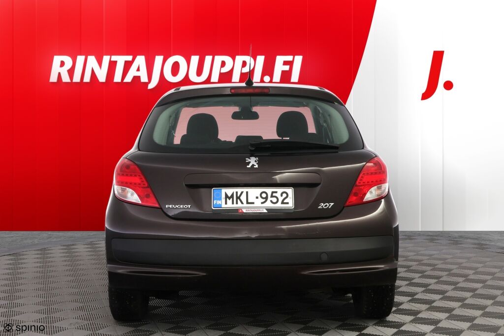 Peugeot 207 2011 Punainen
