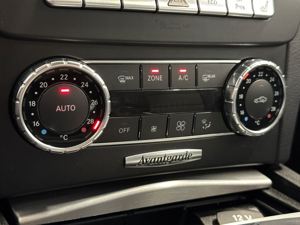 Mercedes-Benz C 2011 Harmaa