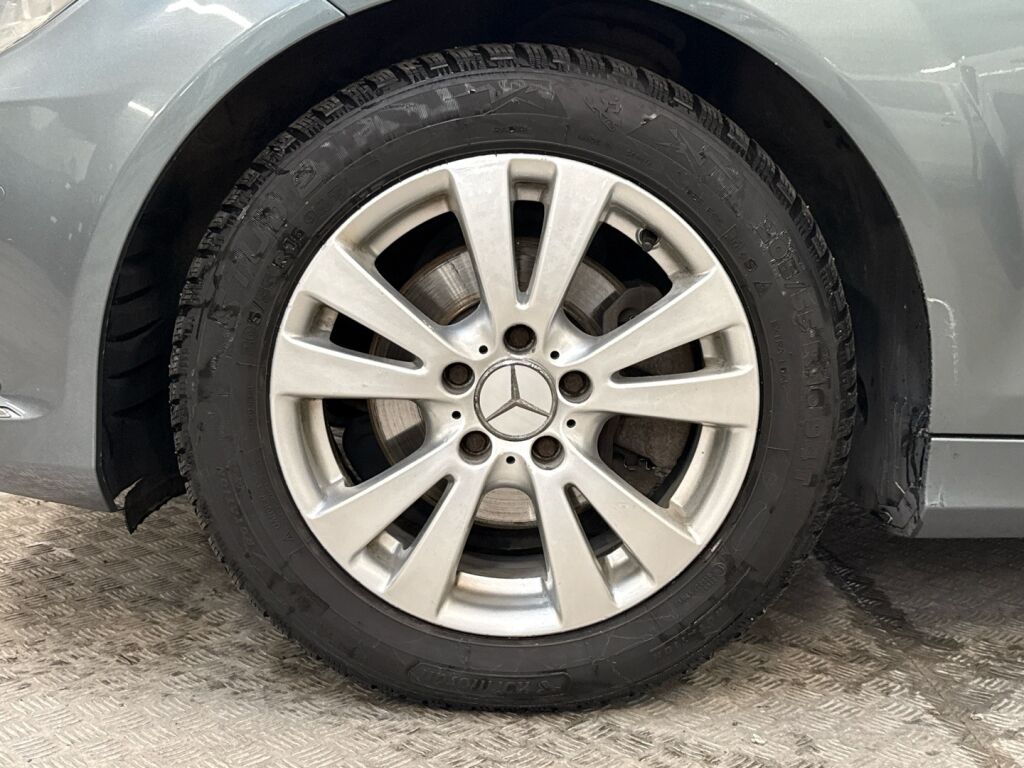 Mercedes-Benz C 2011 Harmaa