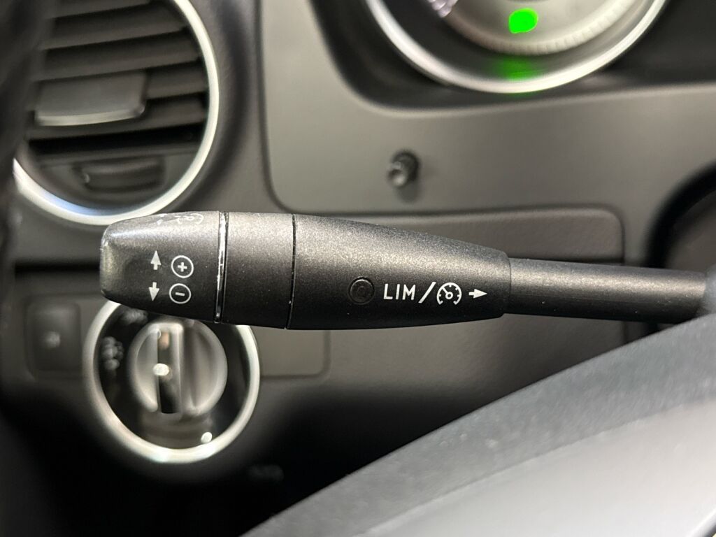 Mercedes-Benz C 2011 Harmaa