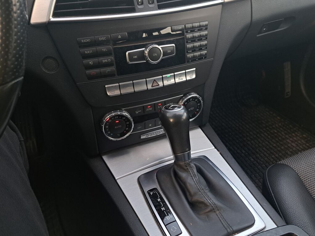 Mercedes-Benz C 2011 Harmaa