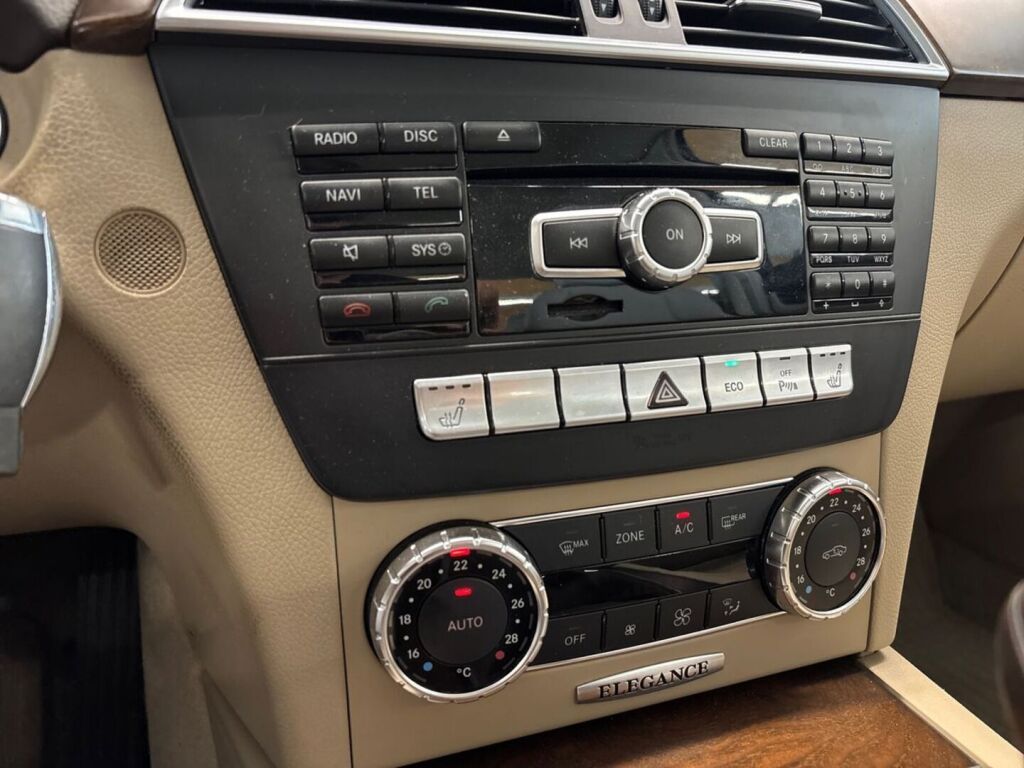 Mercedes-Benz C 2011 Keltainen