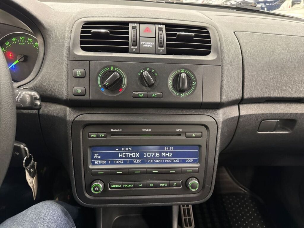 Skoda Fabia 2012 Musta