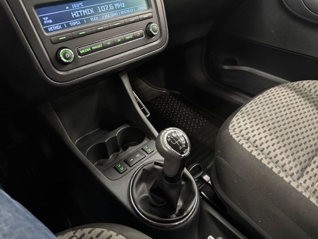 Skoda Fabia 2012 Musta