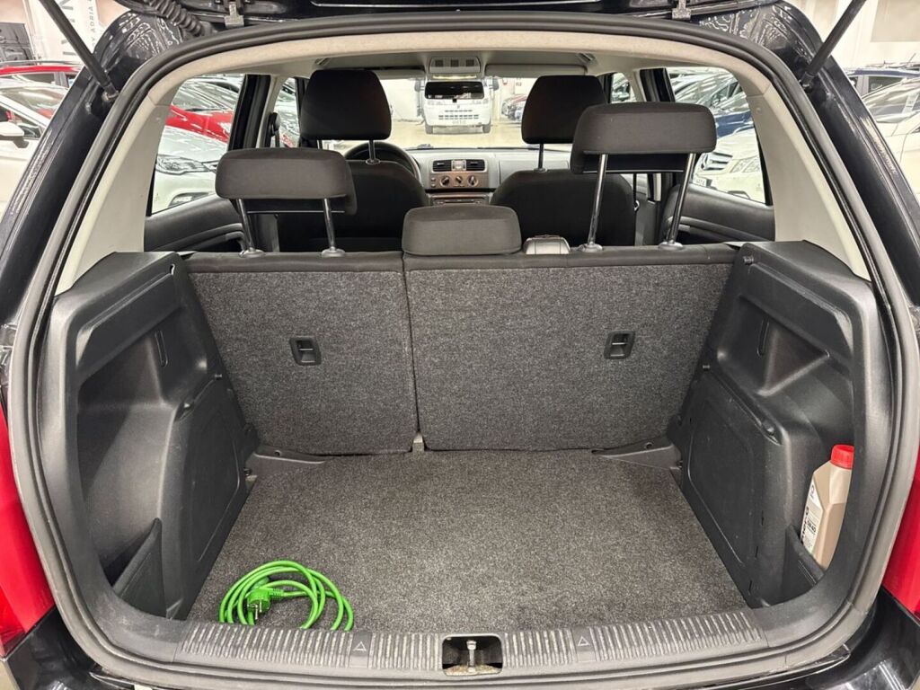 Skoda Fabia 2012 Musta