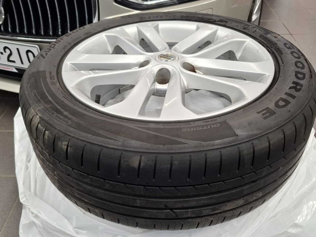 Nissan Juke 2011 Valkoinen