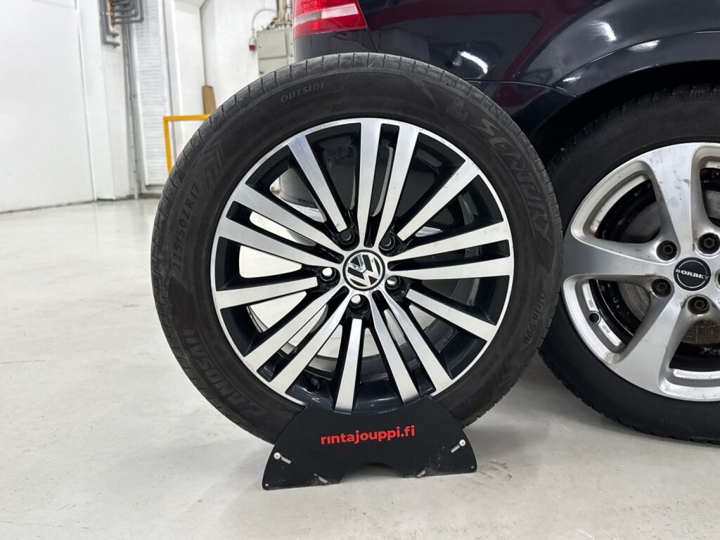 Volkswagen Passat 2011 Musta