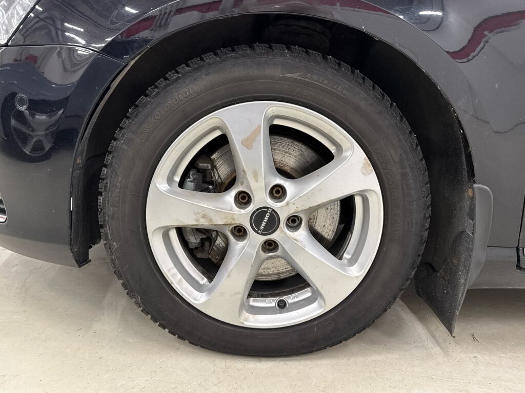 Volkswagen Passat 2011 Musta