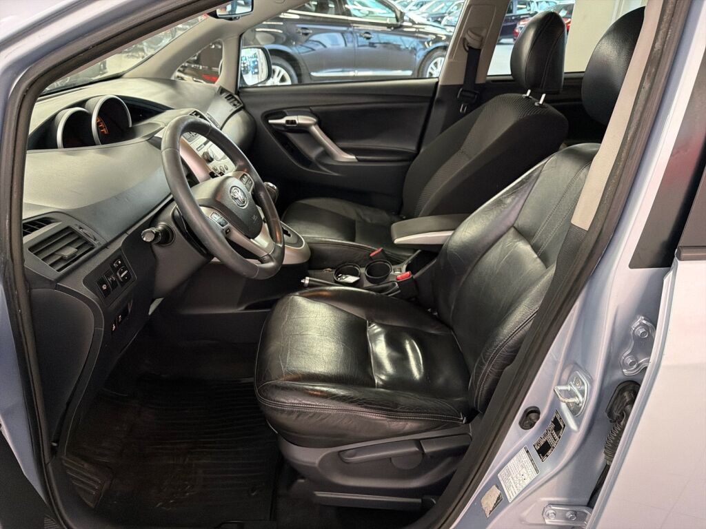 Toyota Verso 2011 Sininen