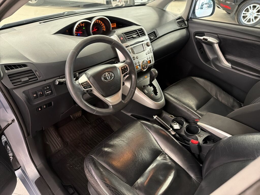 Toyota Verso 2011 Sininen