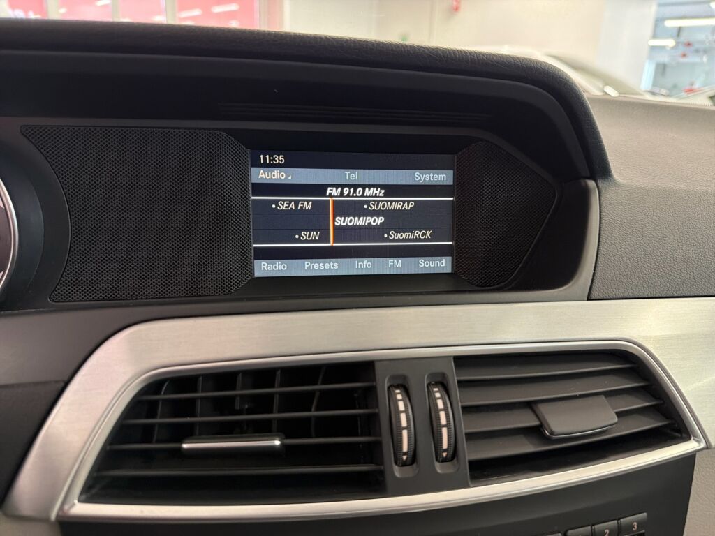 Mercedes-Benz C 2011 Musta
