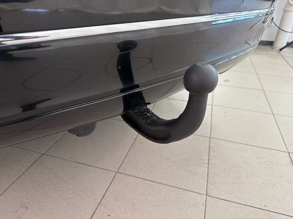 Mercedes-Benz C 2011 Musta