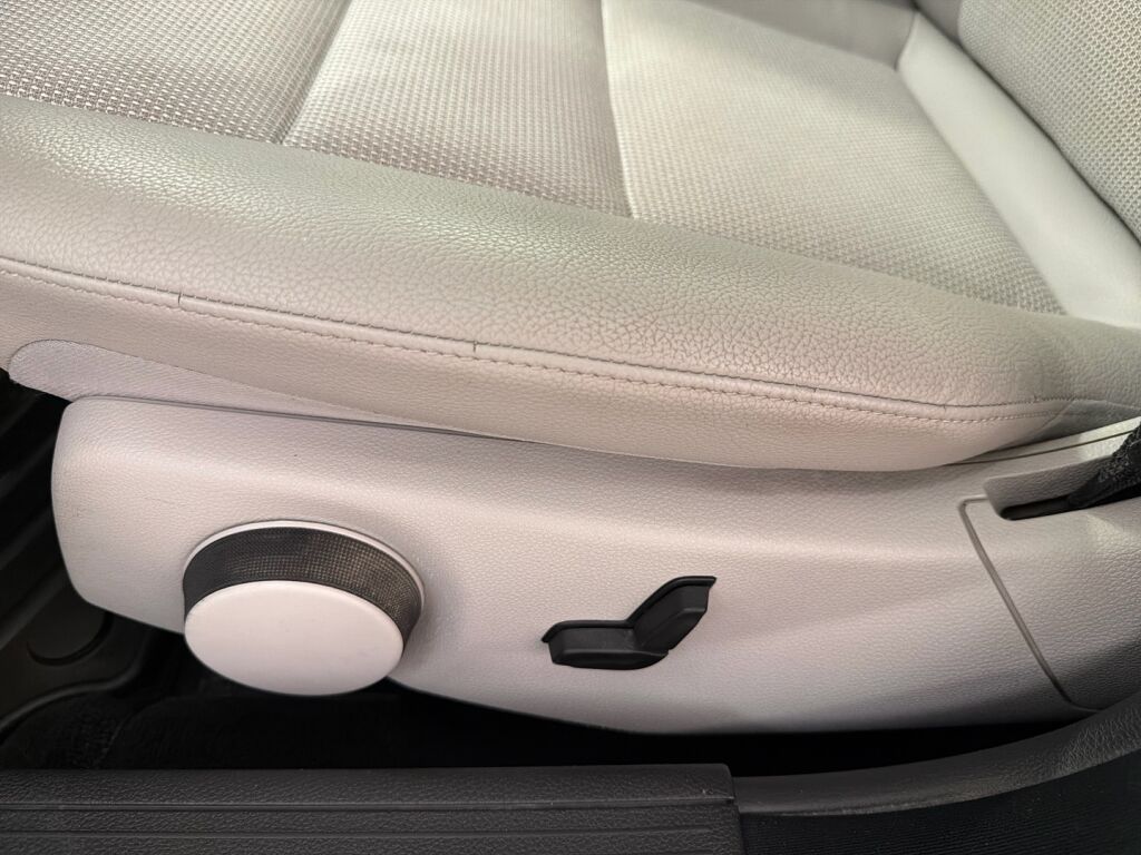 Mercedes-Benz C 2011 Musta