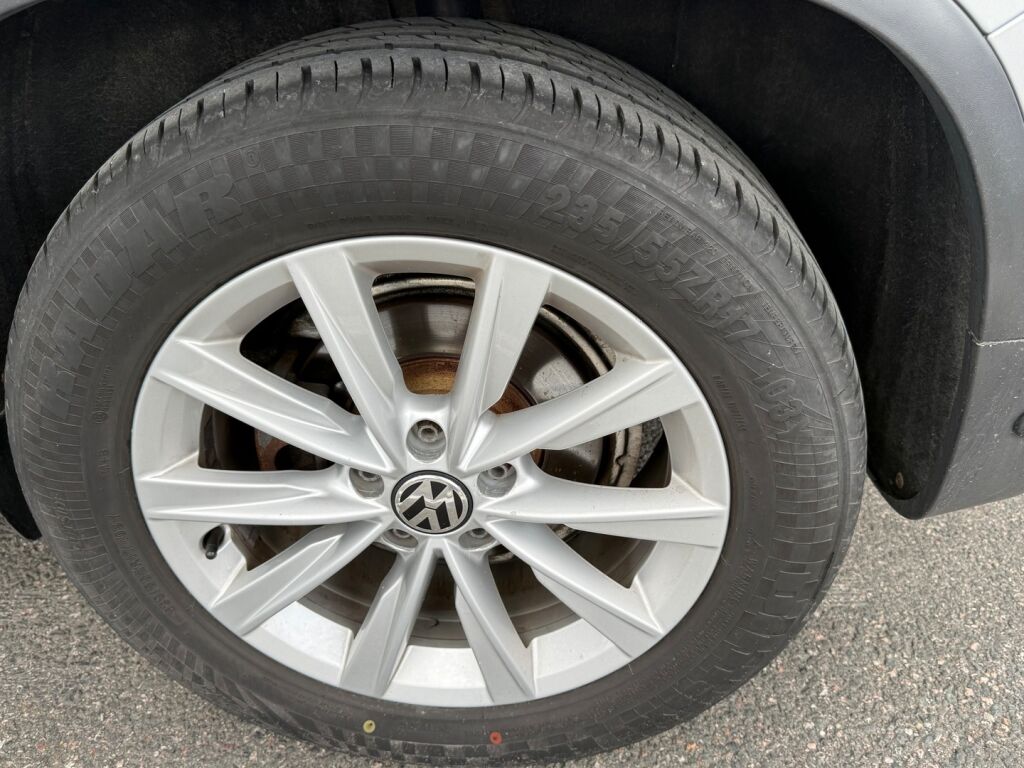 Volkswagen Tiguan 2011 Harmaa