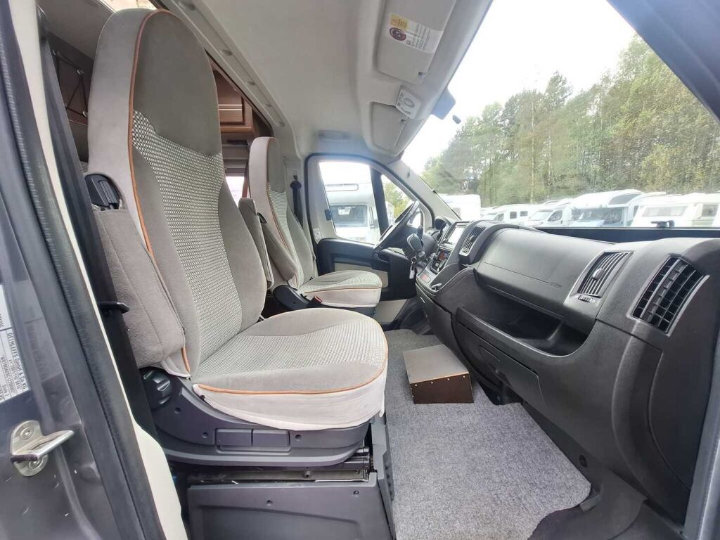 Pössl Globecar VAN 540 2011 Harmaa