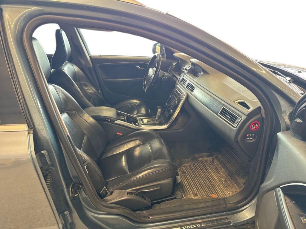 Volvo V70 2011 Sininen