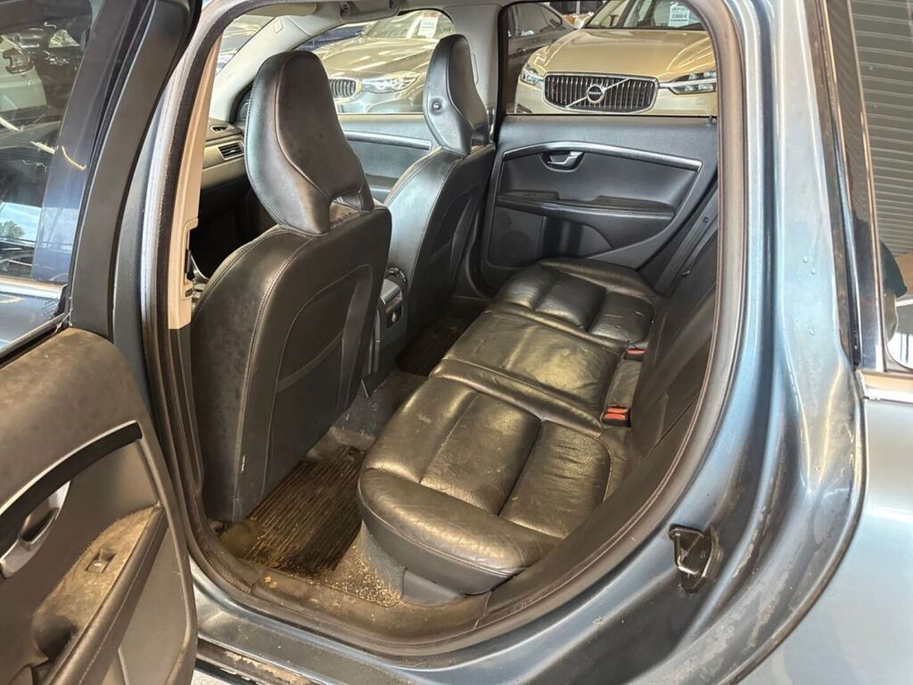 Volvo V70 2011 Sininen