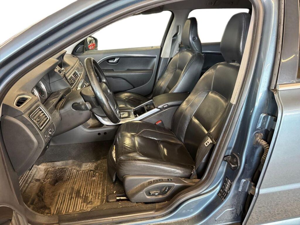 Volvo V70 2011 Sininen