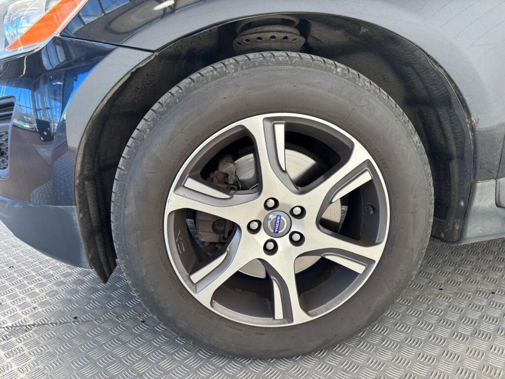 Volvo XC60 2011 Musta