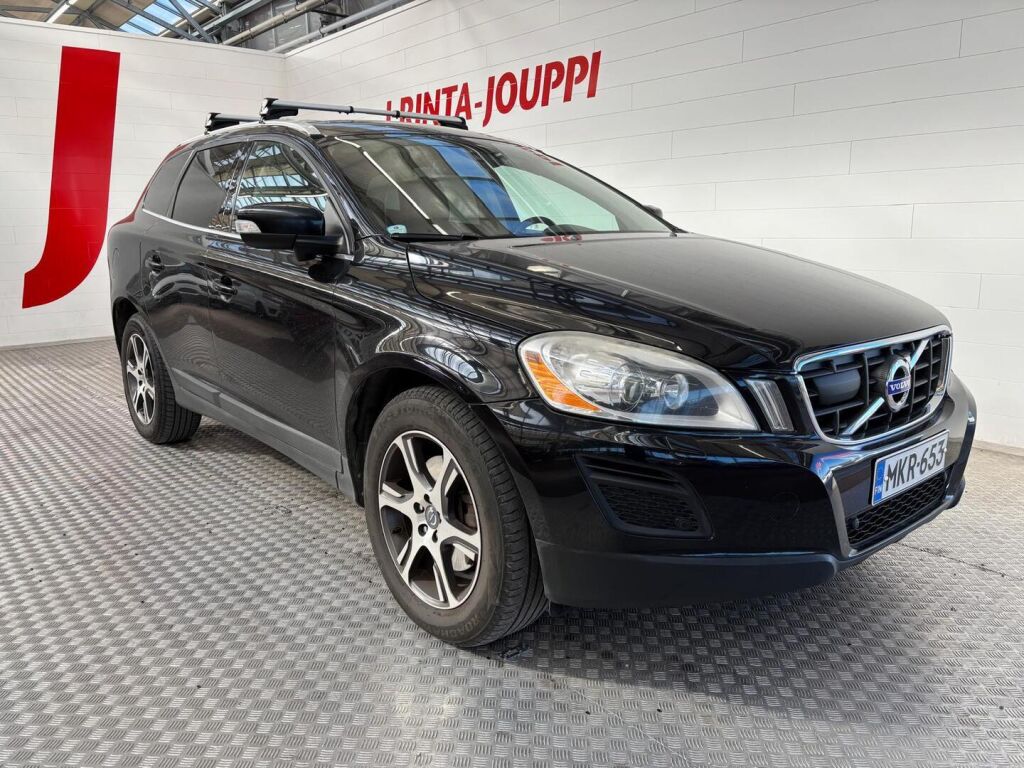 Volvo XC60 2011 Musta