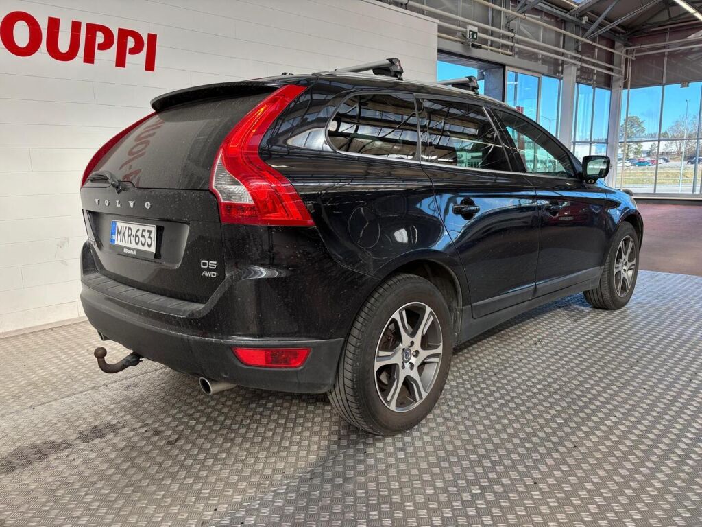 Volvo XC60 2011 Musta