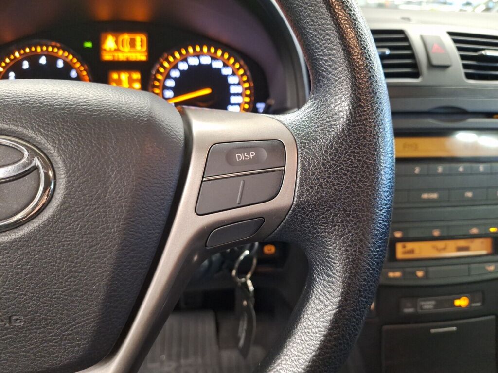 Toyota Avensis 2011 Harmaa