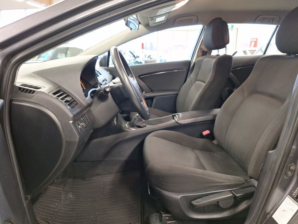 Toyota Avensis 2011 Harmaa