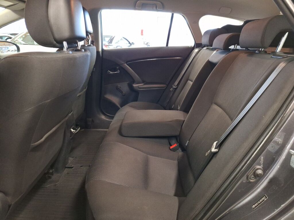 Toyota Avensis 2011 Harmaa