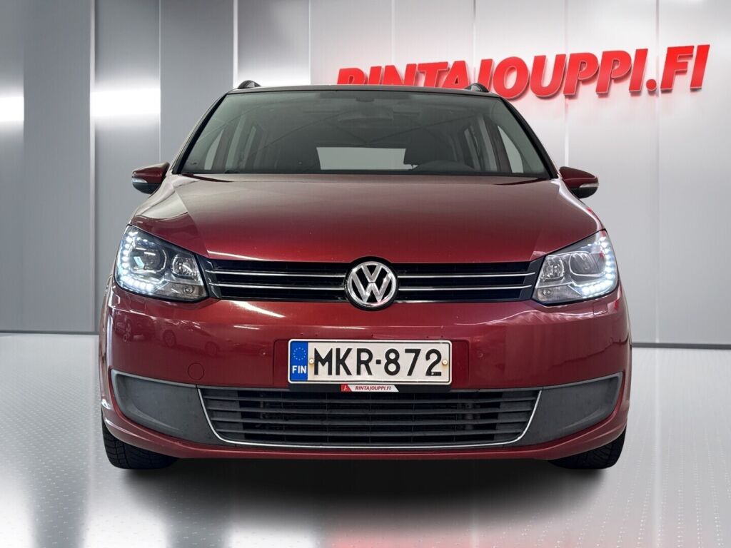 Volkswagen Touran 2011 Punainen