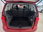 Volkswagen Touran 2011 Punainen