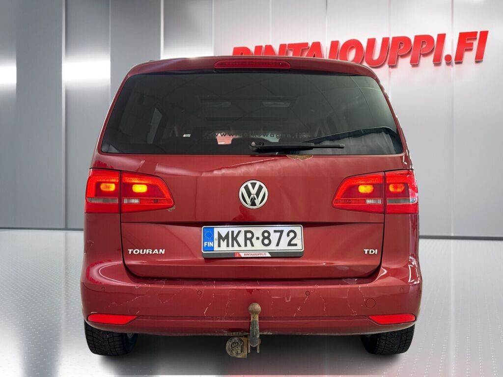 Volkswagen Touran 2011 Punainen
