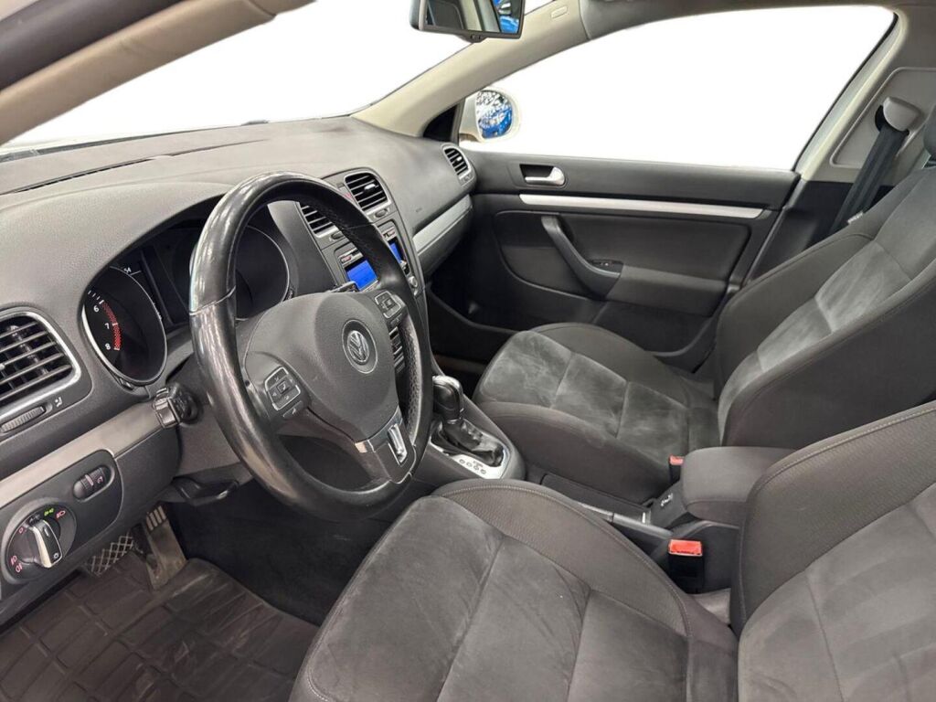 Volkswagen Golf 2011 Valkoinen