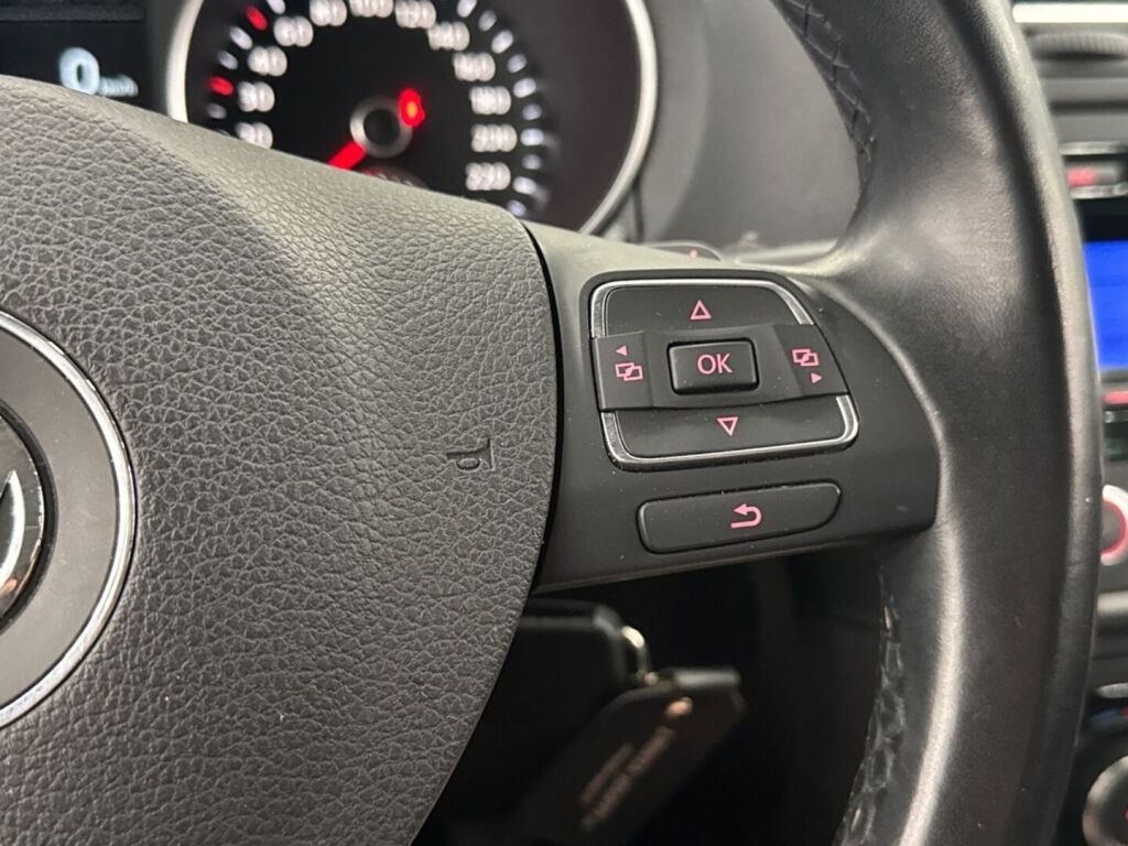 Volkswagen Golf 2011 Valkoinen