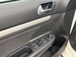 Volkswagen Golf 2011 Valkoinen