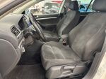Volkswagen Golf 2011 Valkoinen
