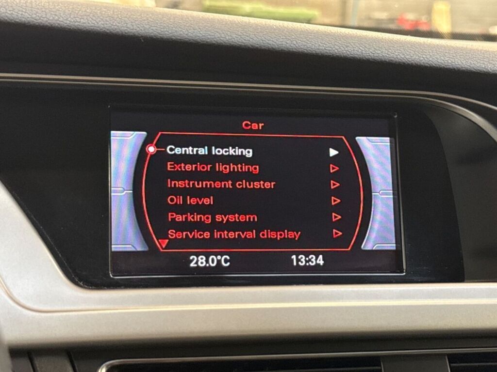 Audi A4 2011 Harmaa