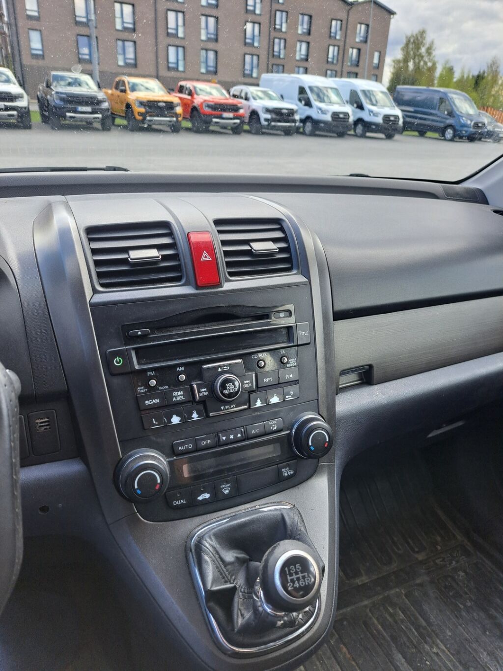 Honda CR-V 2011 Ruskea (beige)
