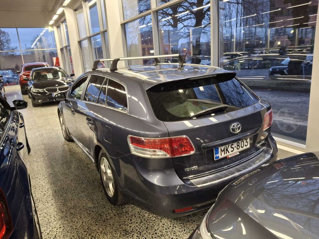 Toyota Avensis 2011 Sininen