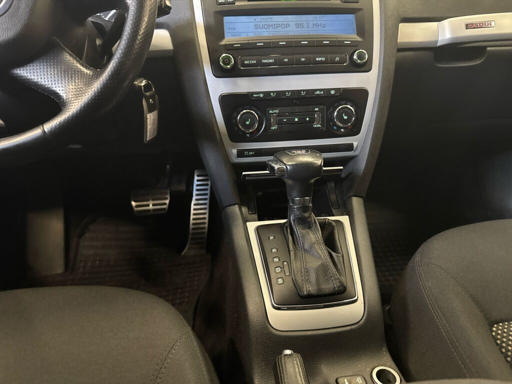 Skoda Octavia 2011 Harmaa