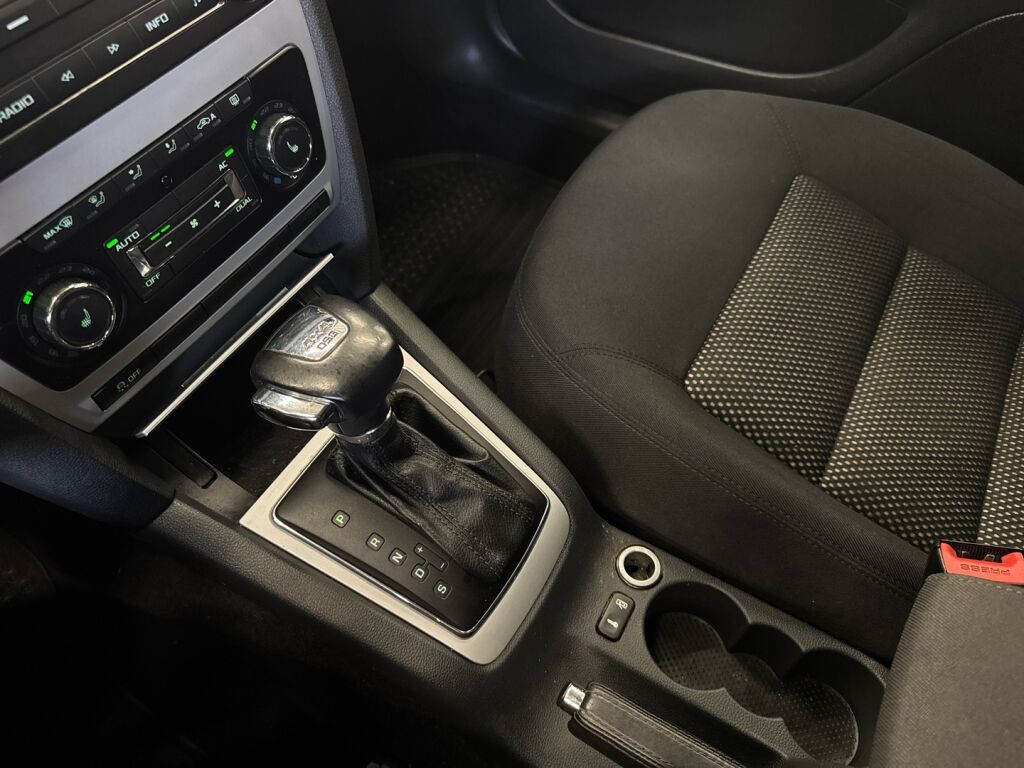 Skoda Octavia 2011 Harmaa