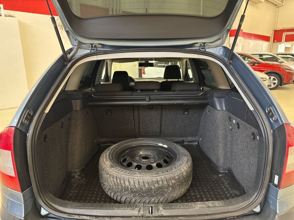 Skoda Octavia 2011 Harmaa