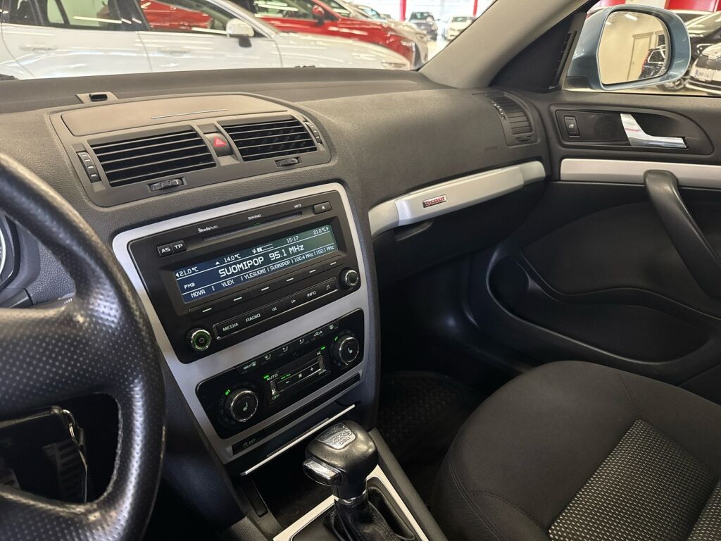 Skoda Octavia 2011 Harmaa