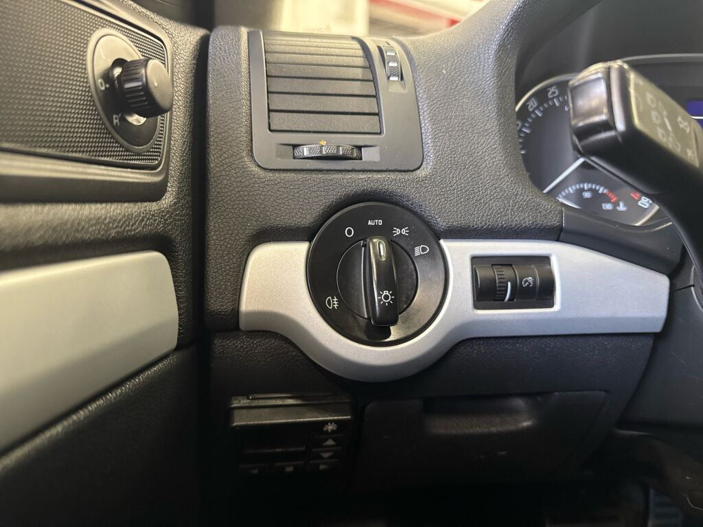 Skoda Octavia 2011 Harmaa