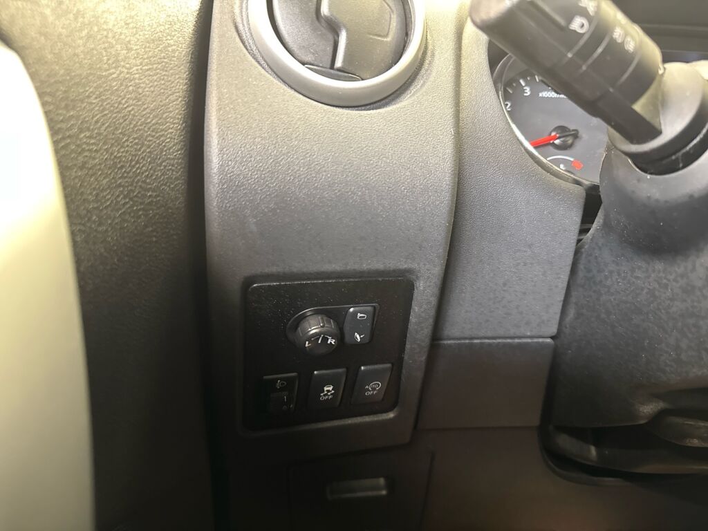 Nissan Qashqai 2012 Harmaa